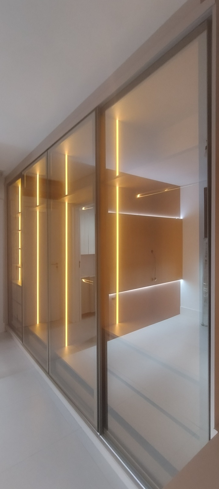 Closet com Vidro e LED